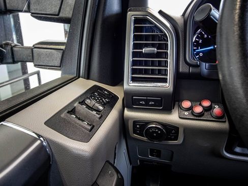 Used 2017 Ford F250 XLT w/ XLT Premium Package image 29