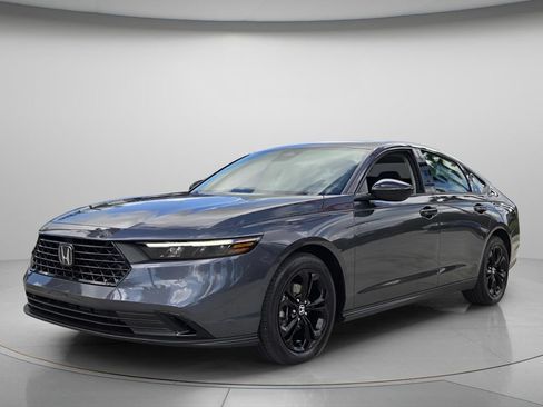 Certified 2025 Honda Accord SE image 9