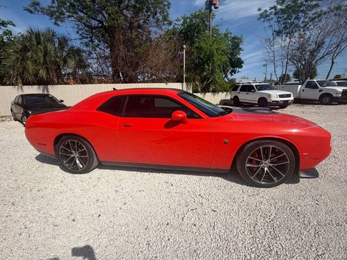 Used 2018 Dodge Challenger R/T Scat Pack image 3