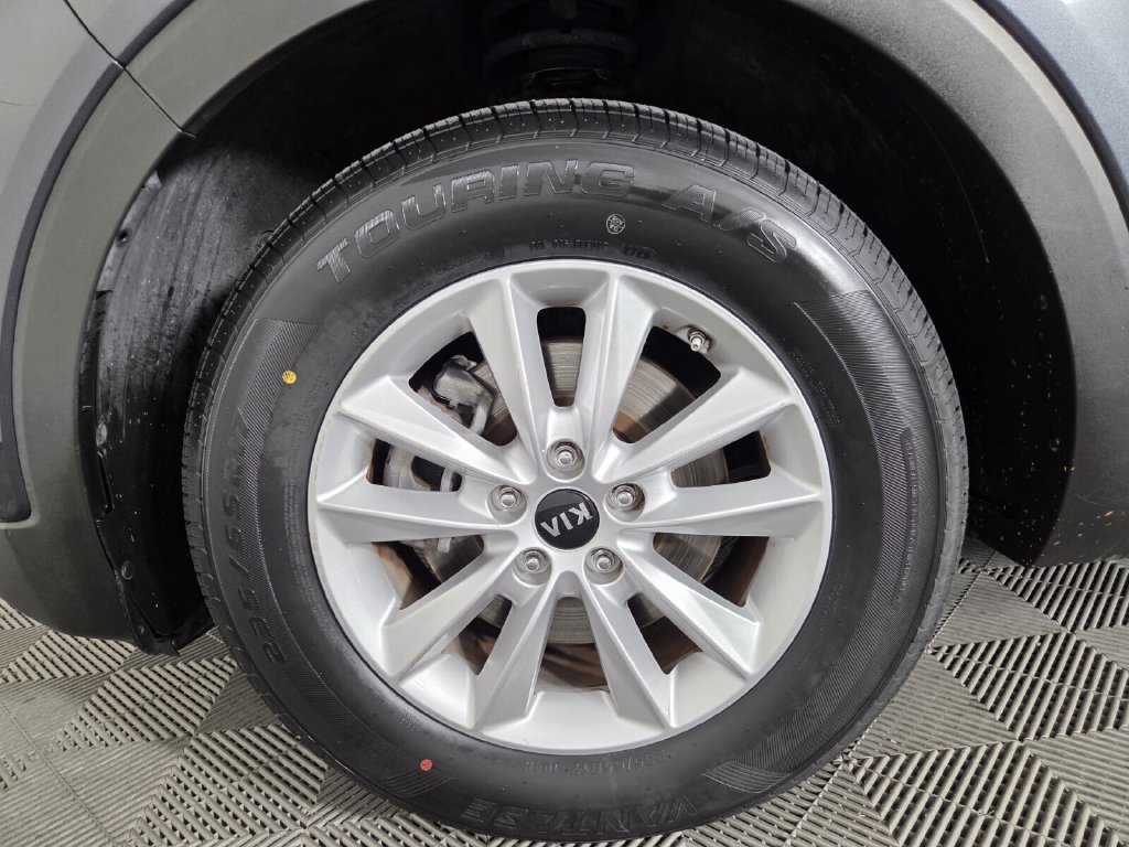 Used 2020 Kia Sorento LX w/ LX I4 Convenience Package FWD image 7