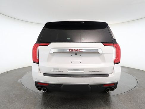 Used 2023 GMC Yukon XL Denali image 14