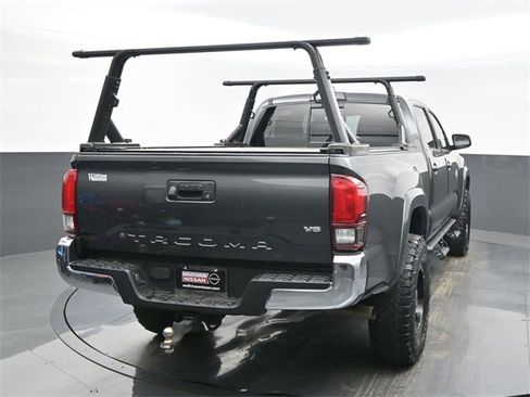 Used 2018 Toyota Tacoma SR5 image 5