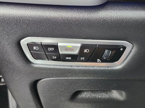 Used 2021 BMW X5 xDrive40i w/ M Sport Package image 25