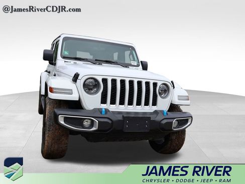 Used 2023 Jeep Wrangler Unlimited Sahara w/ Cold Weather Group AWD/4WD image 8