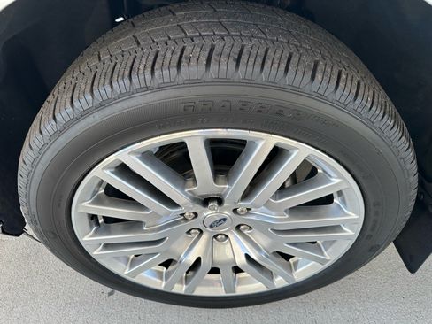 Used 2024 Ford Expedition Max Limited AWD/4WD image 7
