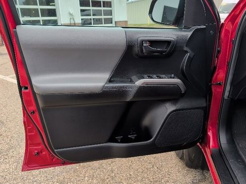 Used 2022 Toyota Tacoma SR5 image 14