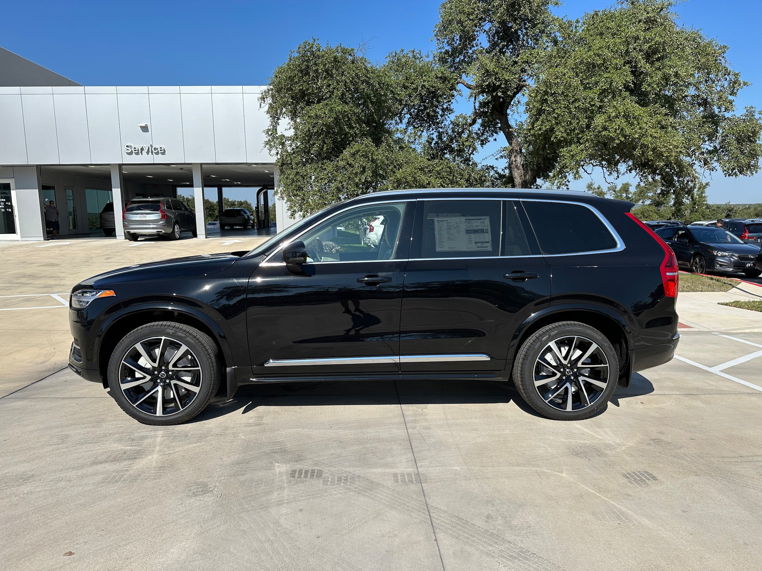 Used 2025 Volvo XC90 B6 Plus w/ Protection Package Premier AWD/4WD image 3