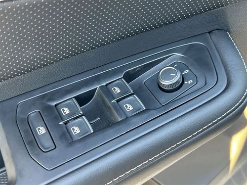 New 2026 Volkswagen Atlas SE image 17