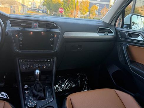 Used 2019 Volkswagen Tiguan SE AWD/4WD image 21