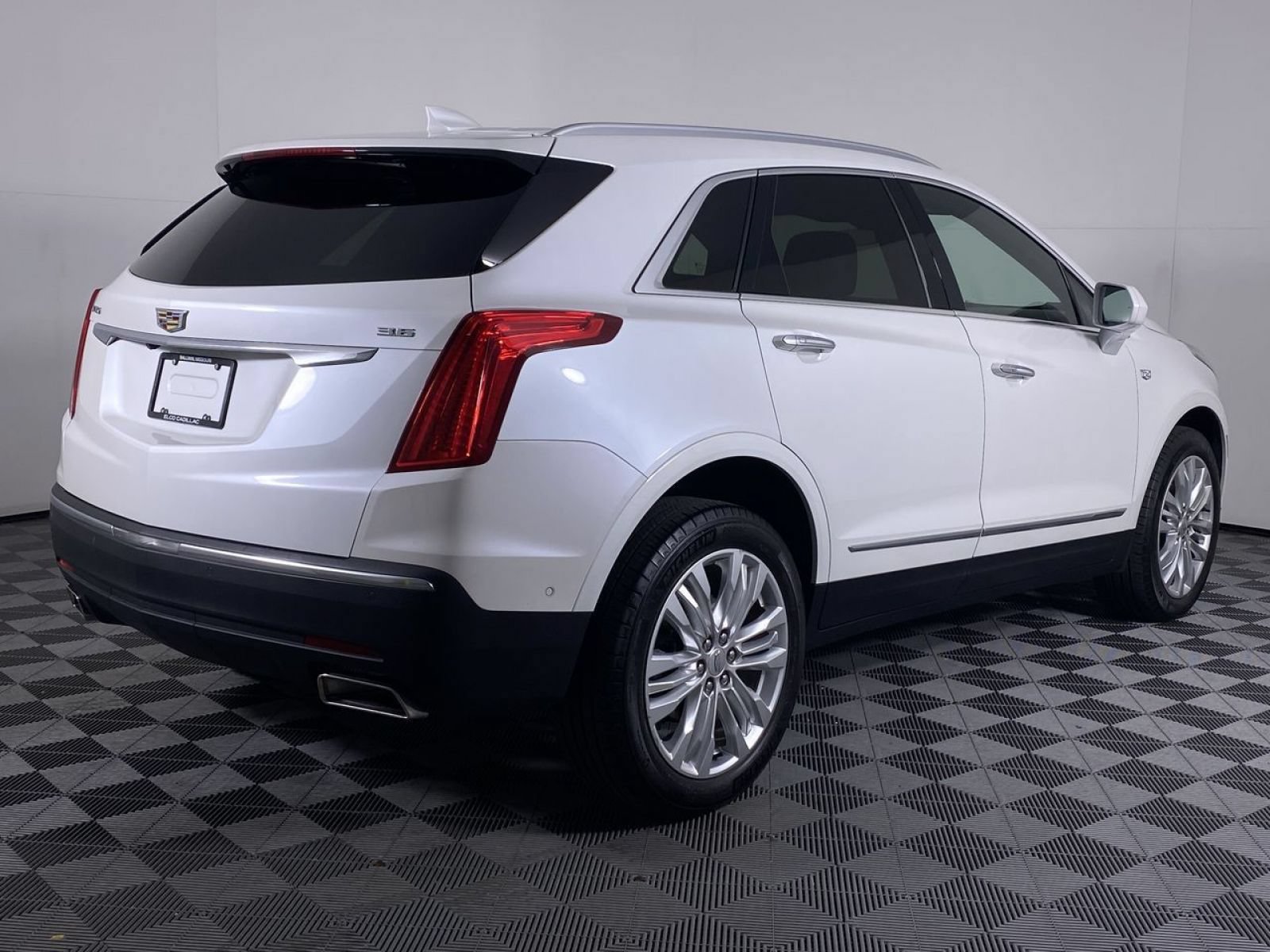 Certified 2017 Cadillac XT5 Premium Luxury w/ Driver Assist Package FWD image 20
