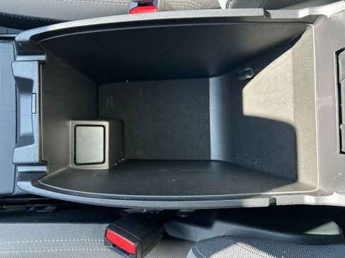 Used 2022 Ford Escape SE w/ SE Sport Appearance Package image 26