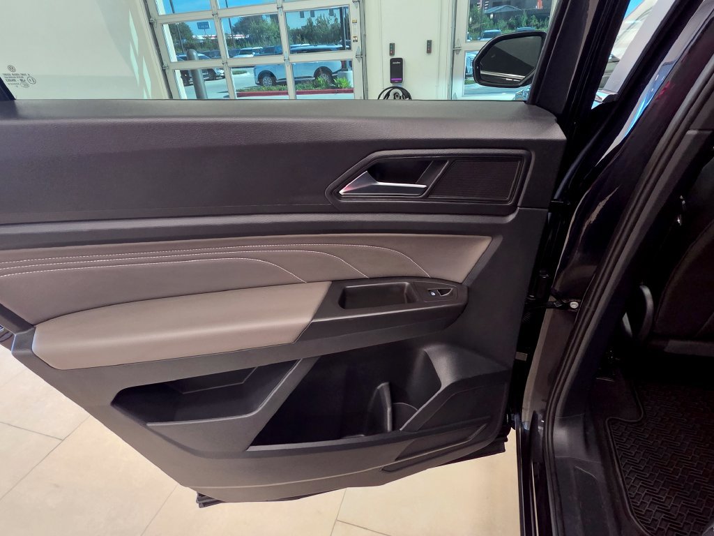 Used 2023 Volkswagen Atlas Cross Sport SEL AWD/4WD image 29