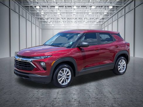 Used 2025 Chevrolet TrailBlazer LS FWD image 4