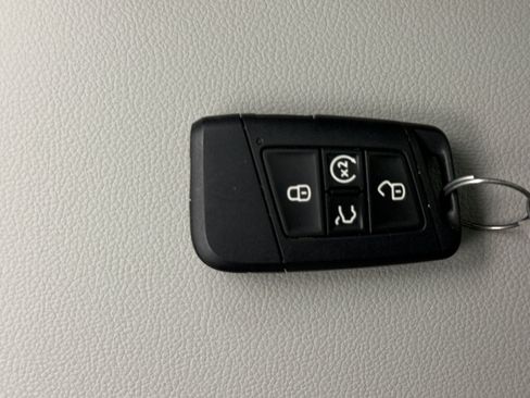 Used 2024 Volkswagen Tiguan SE R-Line AWD/4WD image 24