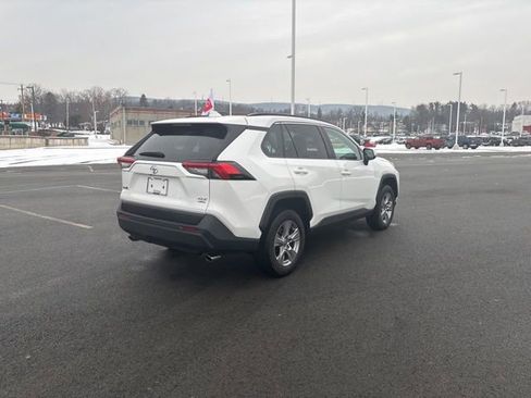 Certified 2022 Toyota RAV4 XLE image 5