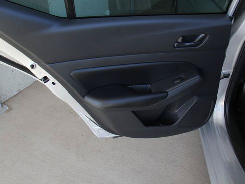 Used 2024 Nissan Altima 2.5 S FWD image 23