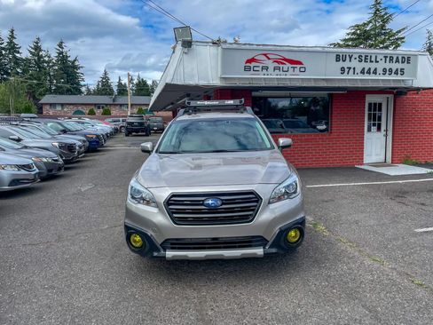 Used 2017 Subaru Outback 3.6R Limited AWD/4WD image 6