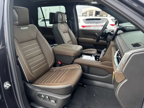New 2026 GMC Yukon Denali Ultimate AWD/4WD image 11