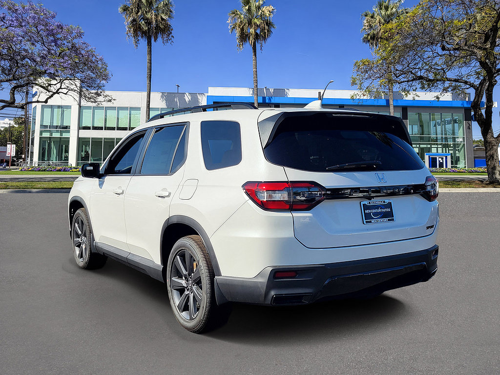 New 2026 Honda Pilot Sport image 3