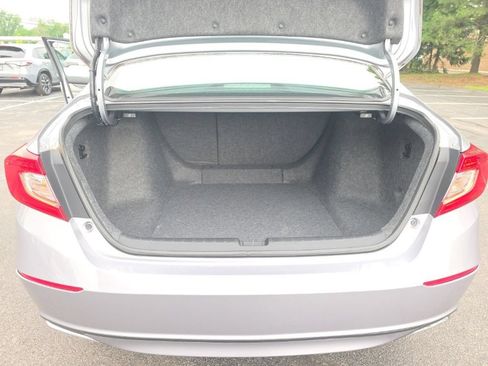 Used 2018 Honda Accord EX image 27