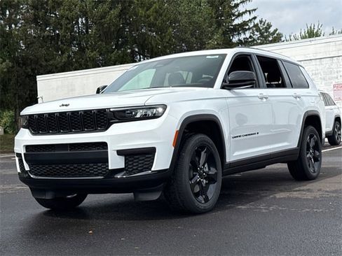 New 2025 Jeep Grand Cherokee L Altitude image 10