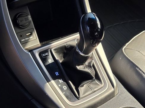 Used 2015 Hyundai Elantra Limited FWD image 32