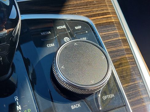 Used 2019 BMW X5 xDrive40i w/ Premium Package 2 image 24