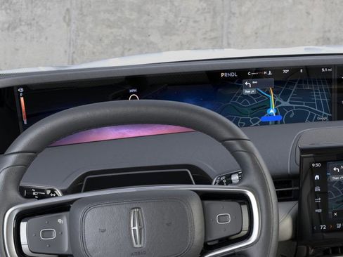 New 2026 Lincoln Nautilus Premier image 13