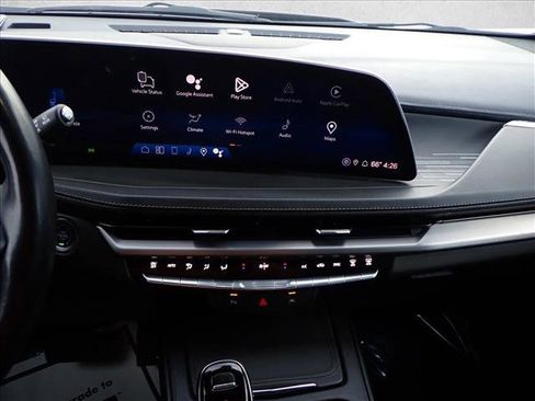 Used 2024 Cadillac XT4 Premium Luxury image 17