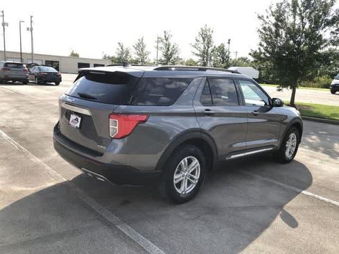 Used 2024 Ford Explorer XLT w/ Equipment Group 202A AWD/4WD image 6