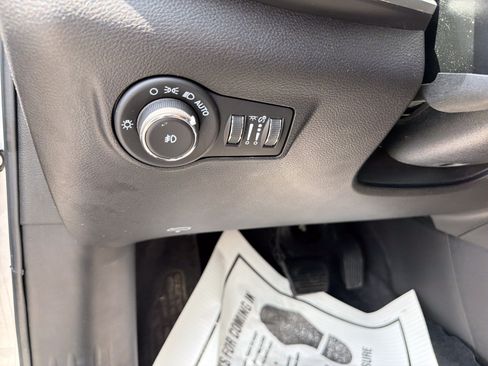 Used 2025 Jeep Compass Limited AWD/4WD image 17