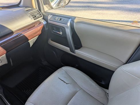 Used 2015 Toyota 4Runner Limited image 19