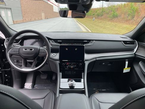 New 2025 Jeep Grand Cherokee L Limited w/ Black Appearance Package image 20