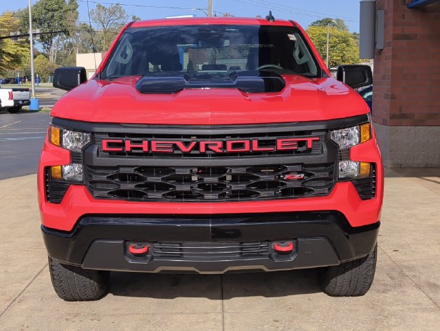 Used 2024 Chevrolet Silverado 1500 Custom Trail Boss w/ LPO, Dark Essentials Package AWD/4WD image 10