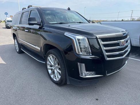 Used 2018 Cadillac Escalade ESV Luxury image 22