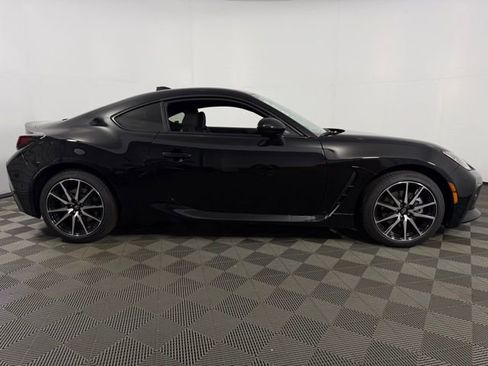 New 2025 Toyota GR86 Base image 8