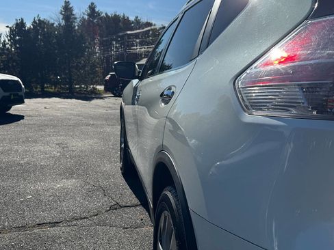 Used 2015 Nissan Rogue SL w/ SL Premium Package image 16