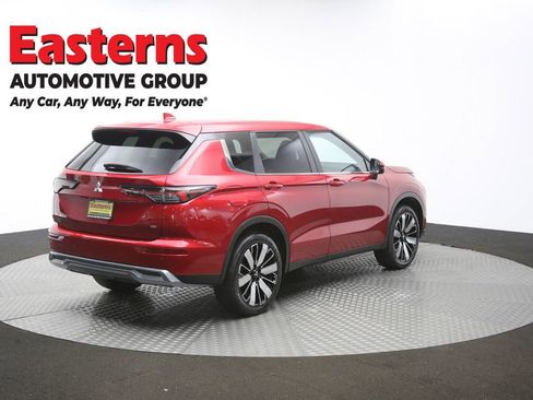 Used 2025 Mitsubishi Outlander SE FWD image 40