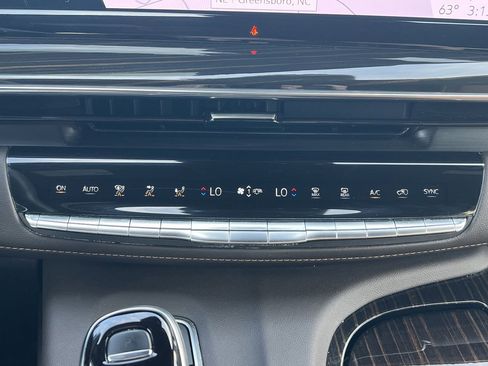 Used 2021 Cadillac Escalade Premium Luxury image 9