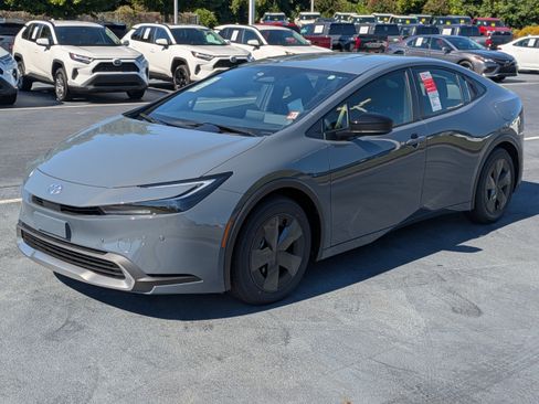 New 2026 Toyota Prius Plug-In Hybrid FWD image 9