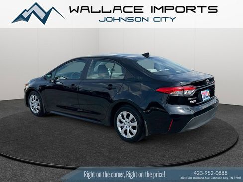 Used 2025 Toyota Corolla LE FWD image 3