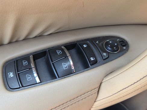 Used 2022 Nissan Armada Platinum w/ Captain's Chairs Package RWD image 28