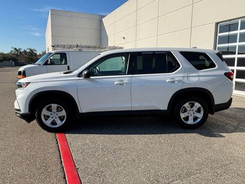 Used 2023 Honda Pilot LX image 8