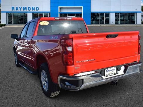 Used 2023 Chevrolet Silverado 1500 LT AWD/4WD image 5