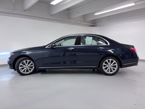 Used 2017 Mercedes-Benz E 300 4MATIC image 3