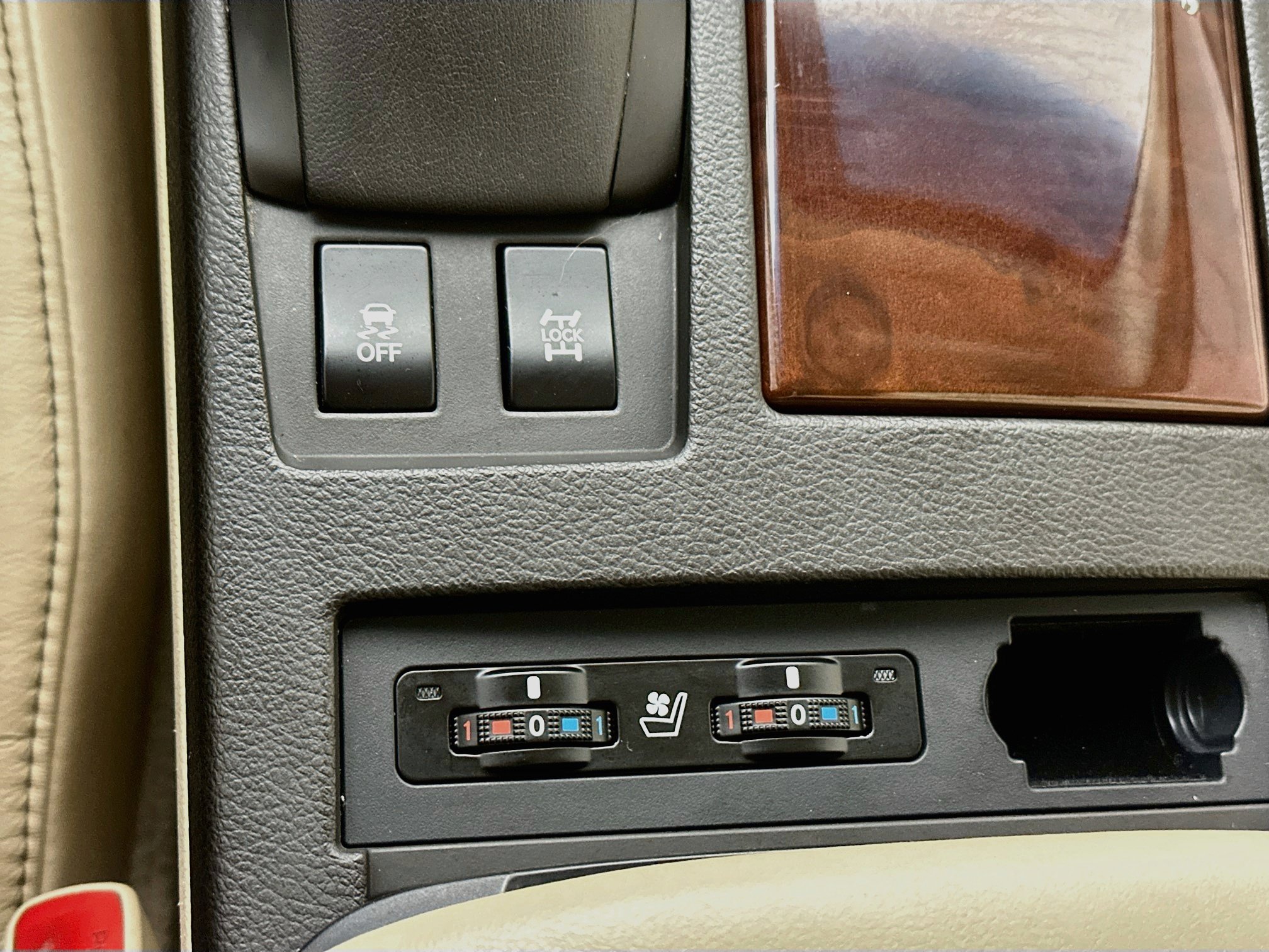 Used 2013 Lexus RX 350 AWD w/ Navigation Pkg image 20