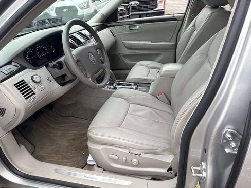 Used 2010 Cadillac DTS Luxury image 20