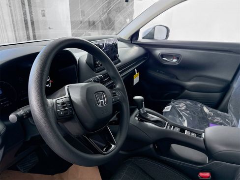Used 2025 Honda HR-V LX image 7