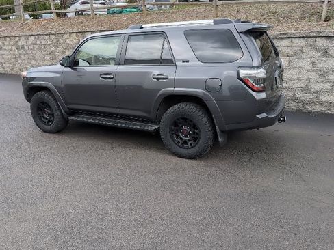 Used 2021 Toyota 4Runner SR5 Premium w/ Moonroof Package image 7