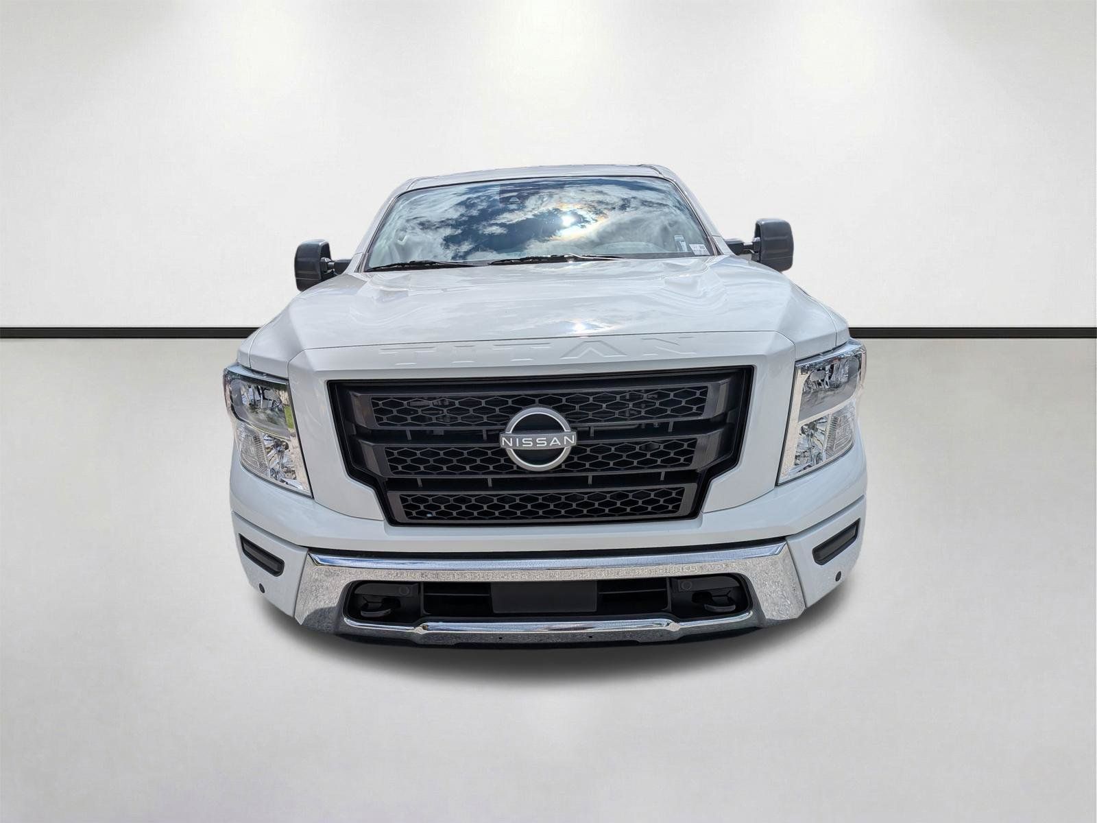 Used 2024 Nissan Titan SV w/ SV Convenience Package RWD image 9